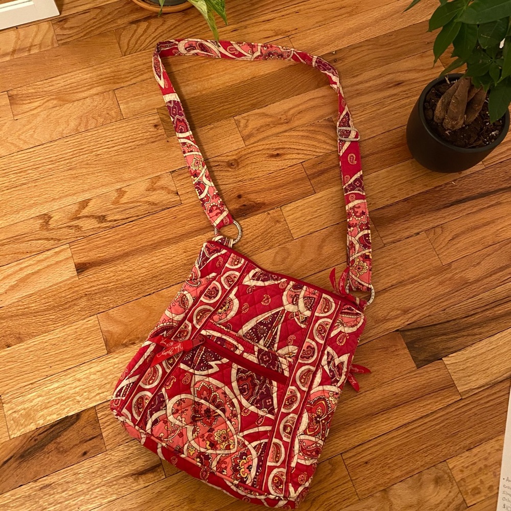 The classic Vera Bradley cross body bag